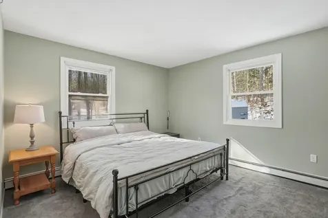 5 Richard Court Raymond NH 03077