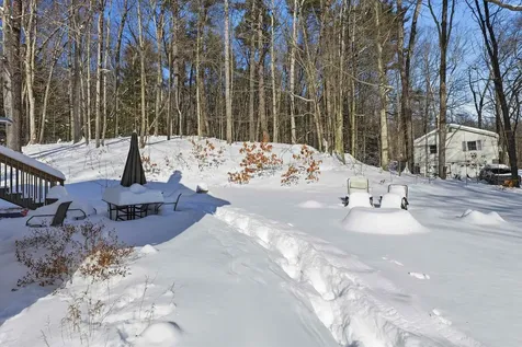 5 Richard Court Raymond NH 03077