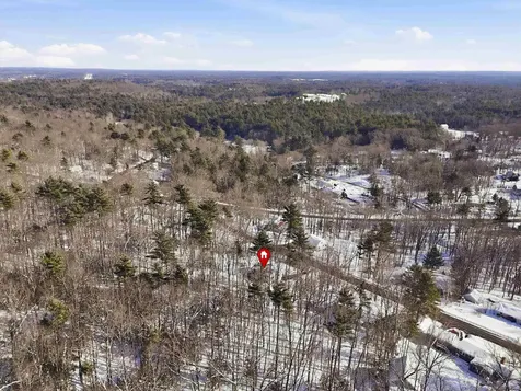 5 Richard Court Raymond NH 03077