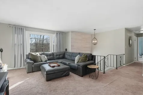 5 Richard Court Raymond NH 03077