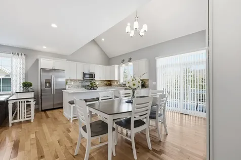 47 Clover Lane Londonderry NH 03053