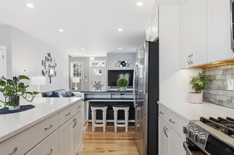 47 Clover Lane Londonderry NH 03053