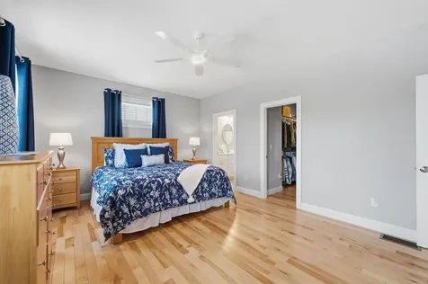 47 Clover Lane Londonderry NH 03053