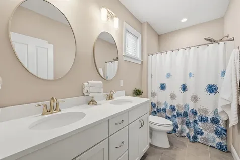 47 Clover Lane Londonderry NH 03053