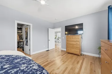 47 Clover Lane Londonderry NH 03053