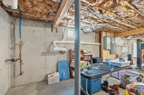 47 Clover Lane Londonderry NH 03053