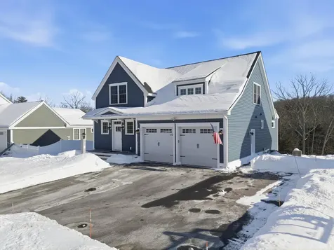 47 Clover Lane Londonderry NH 03053