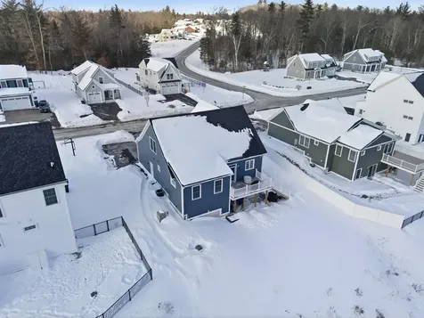 47 Clover Lane Londonderry NH 03053