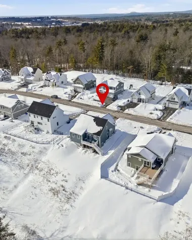 47 Clover Lane Londonderry NH 03053