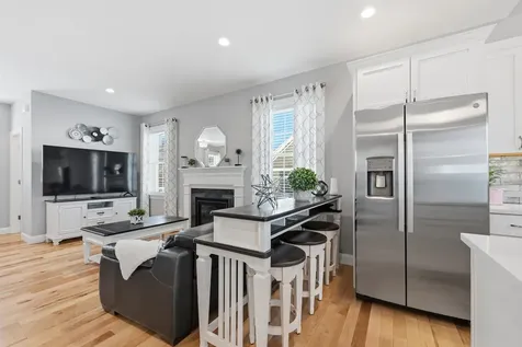 47 Clover Lane Londonderry NH 03053