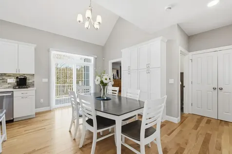 47 Clover Lane Londonderry NH 03053