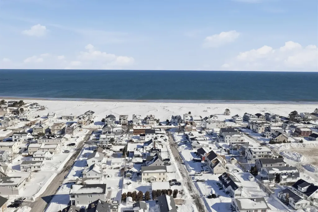 3 Tyngsboro Street Seabrook NH 03874