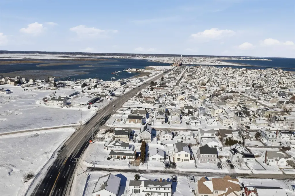 3 Tyngsboro Street Seabrook NH 03874