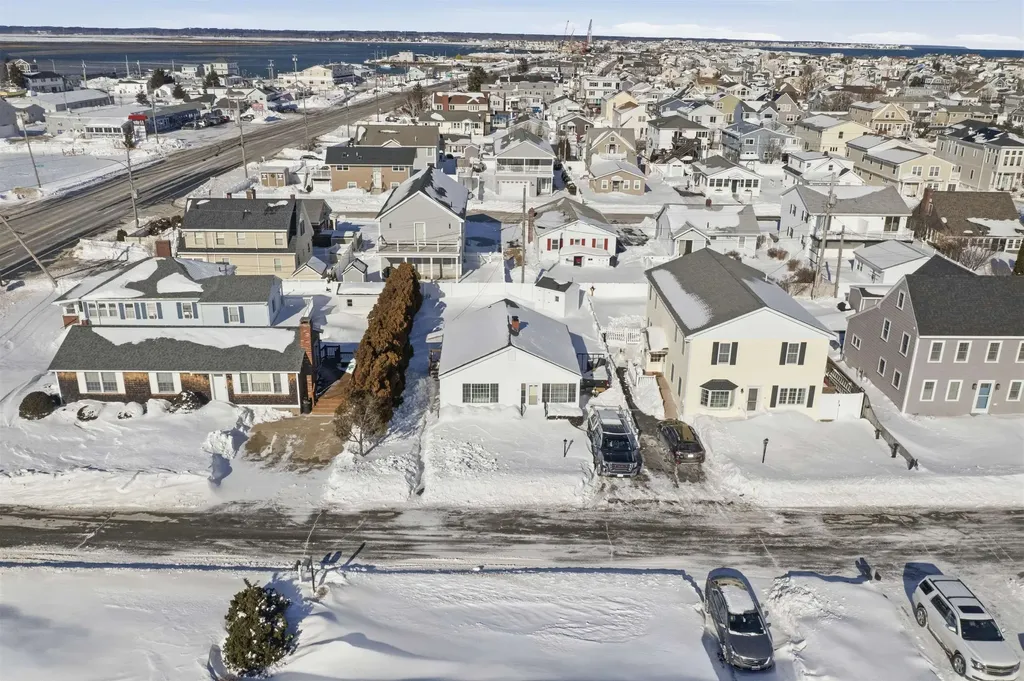 3 Tyngsboro Street Seabrook NH 03874