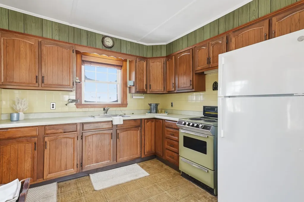 3 Tyngsboro Street Seabrook NH 03874