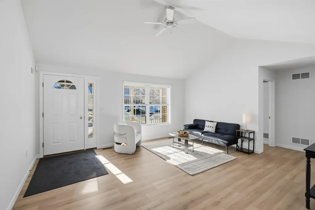 3 Katherine Court Hudson NH 03051