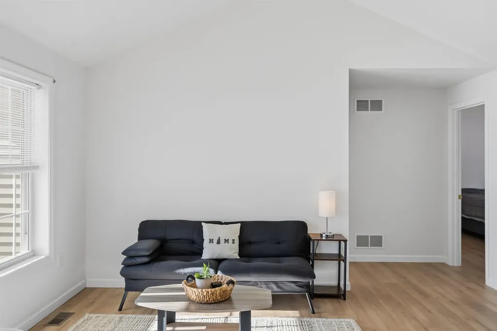 3 Katherine Court Hudson NH 03051