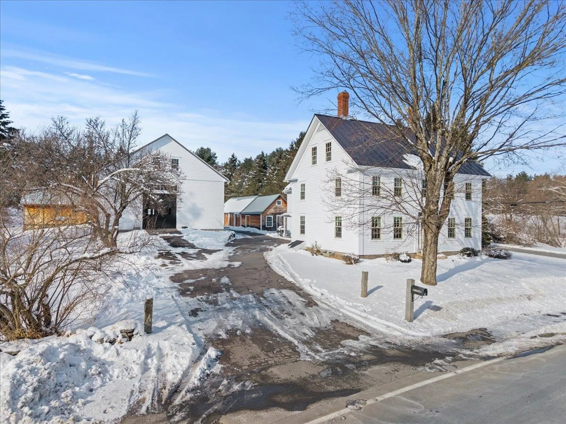 76 Tsienneto Road Derry NH 03038