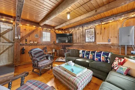 76 Tsienneto Road Derry NH 03038