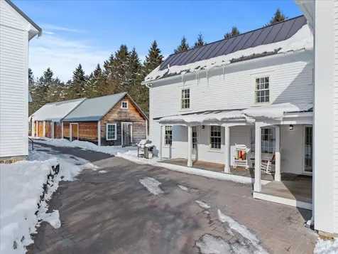 76 Tsienneto Road Derry NH 03038