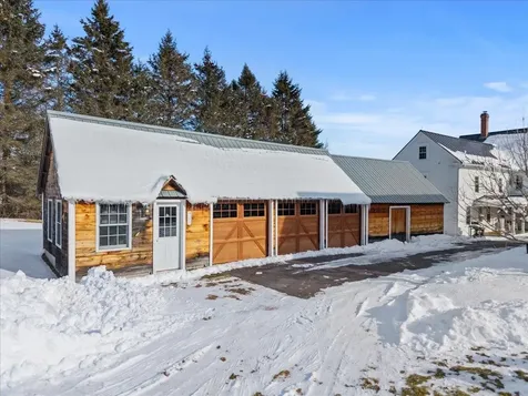 76 Tsienneto Road Derry NH 03038