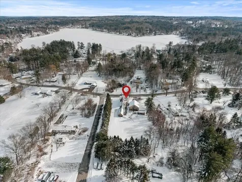 76 Tsienneto Road Derry NH 03038