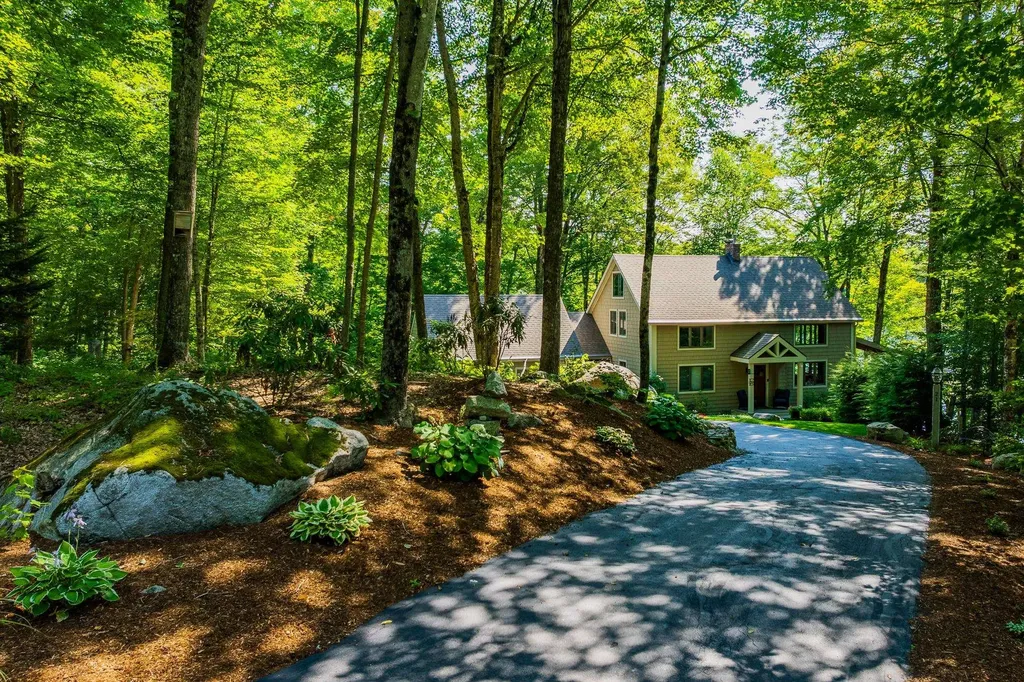 21 Shore Road Grantham NH 03753