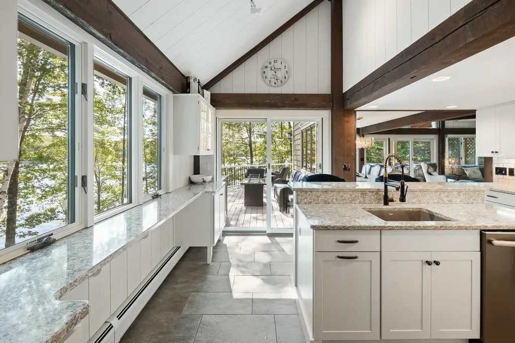 21 Shore Road Grantham NH 03753