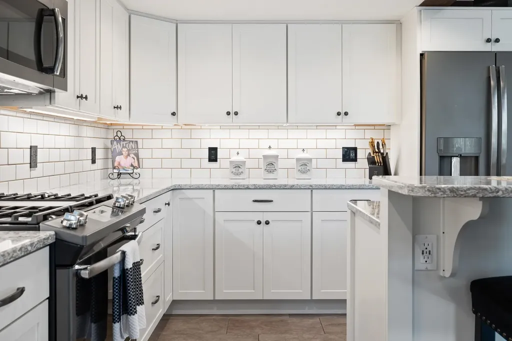 21 Shore Road Grantham NH 03753