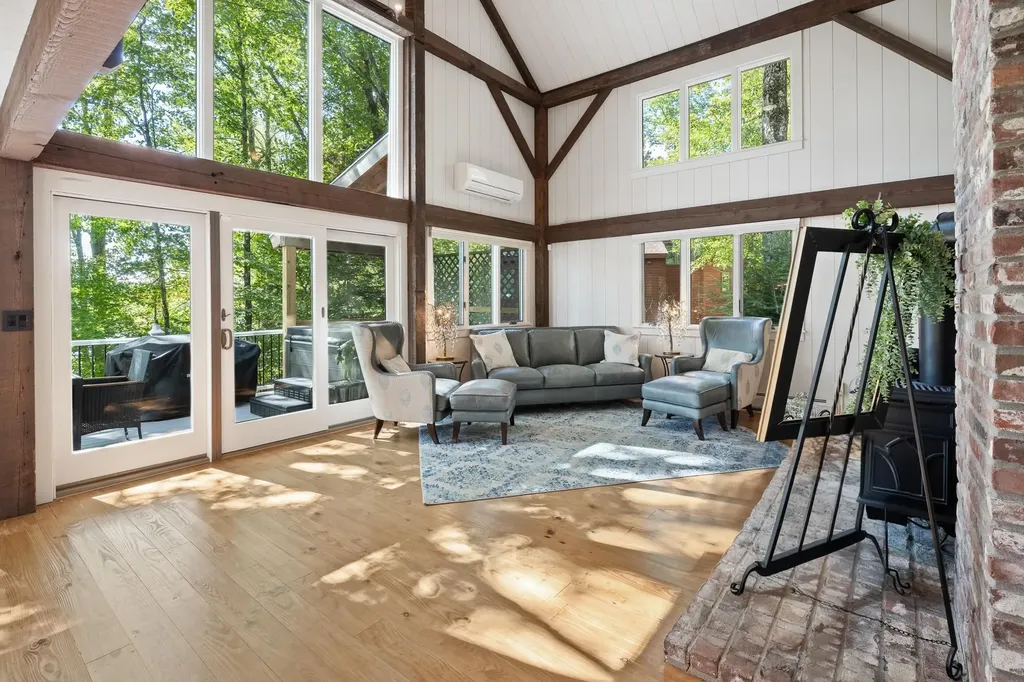 21 Shore Road Grantham NH 03753