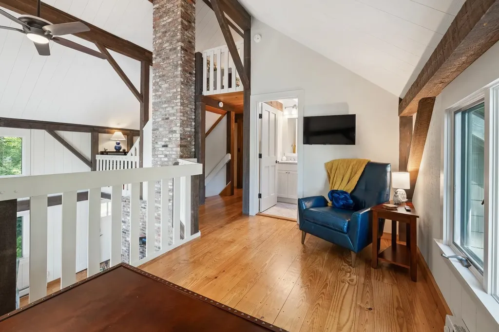 21 Shore Road Grantham NH 03753