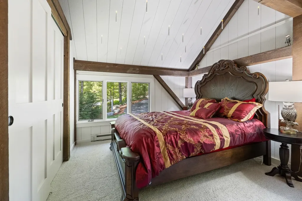 21 Shore Road Grantham NH 03753