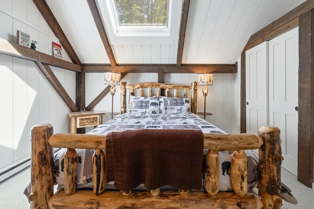 21 Shore Road Grantham NH 03753