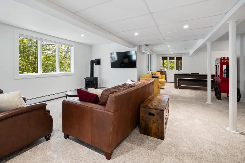 21 Shore Road Grantham NH 03753