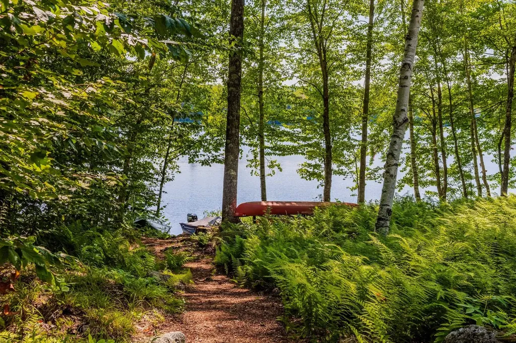 21 Shore Road Grantham NH 03753