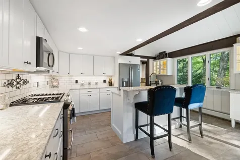 21 Shore Road Grantham NH 03753