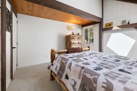 21 Shore Road Grantham NH 03753