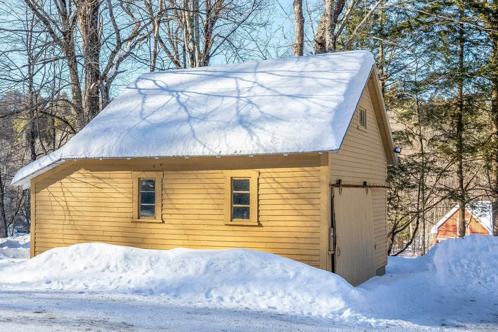 9047 Vt Route 30 Jamaica VT 05343