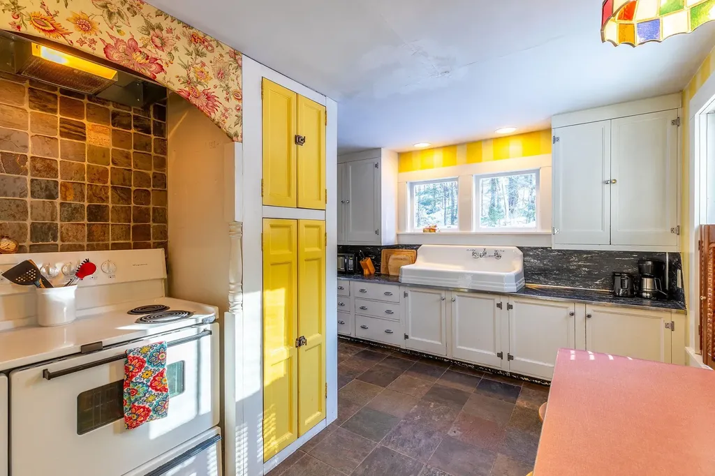 9047 Vt Route 30 Jamaica VT 05343