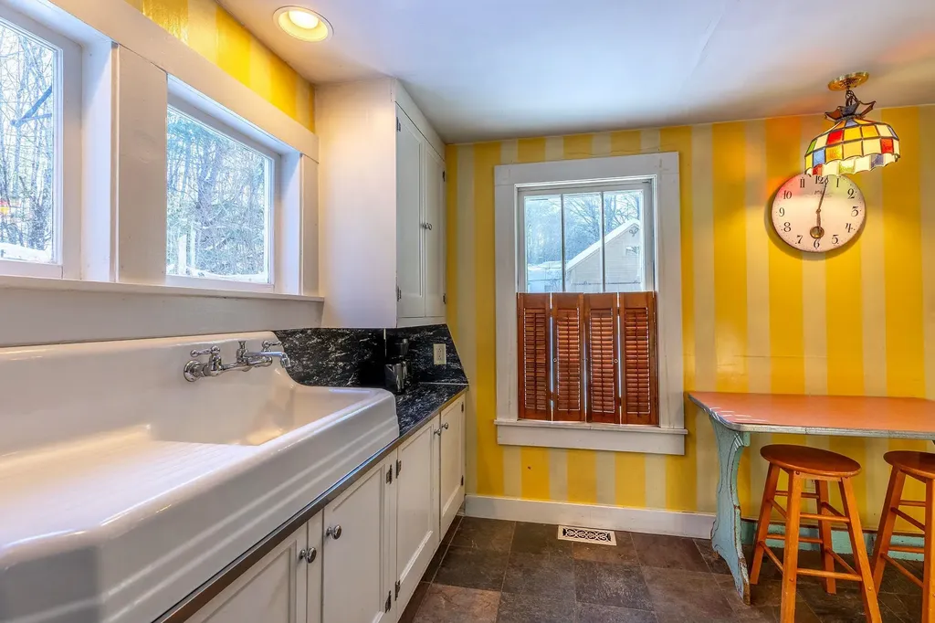 9047 Vt Route 30 Jamaica VT 05343