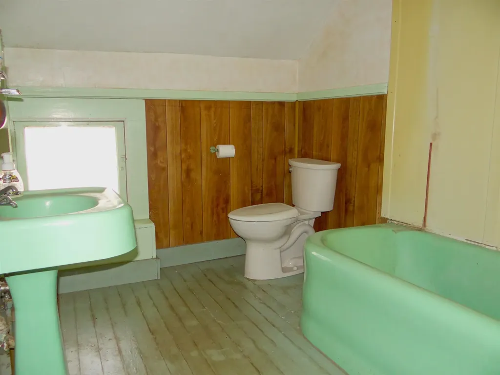 89 Route 12 Hartland VT 05048