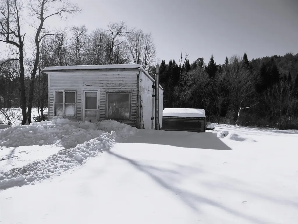 89 Route 12 Hartland VT 05048