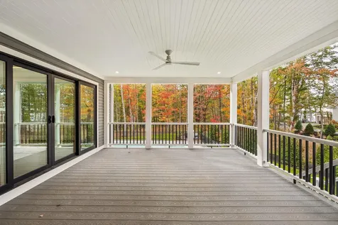 71 Shipwright Way Newington NH 03801