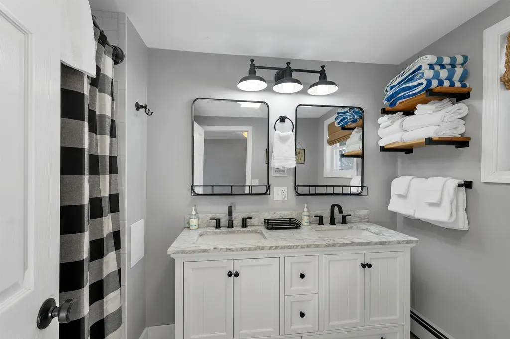 40 Deer Run Lane Gilford NH 03249