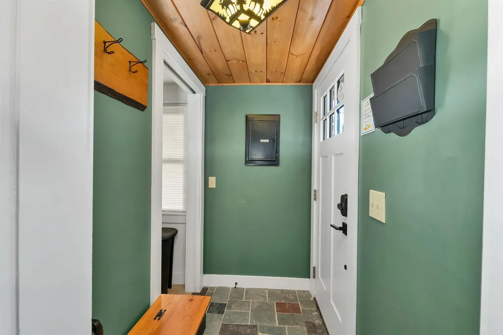 40 Deer Run Lane Gilford NH 03249