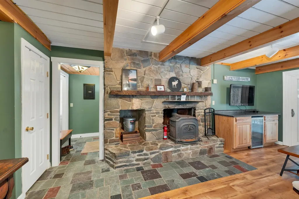 40 Deer Run Lane Gilford NH 03249