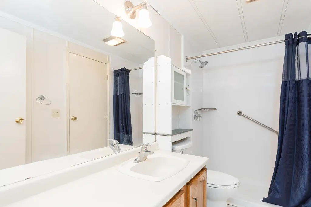 20 Sandpiper Path North Hampton NH 03862