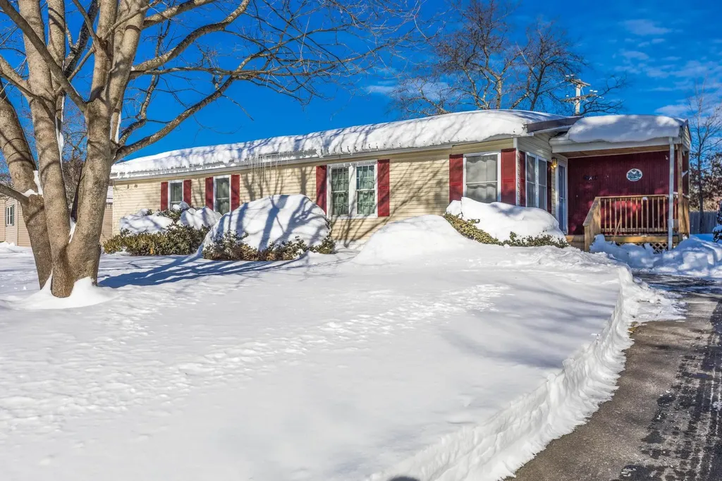 20 Sandpiper Path North Hampton NH 03862