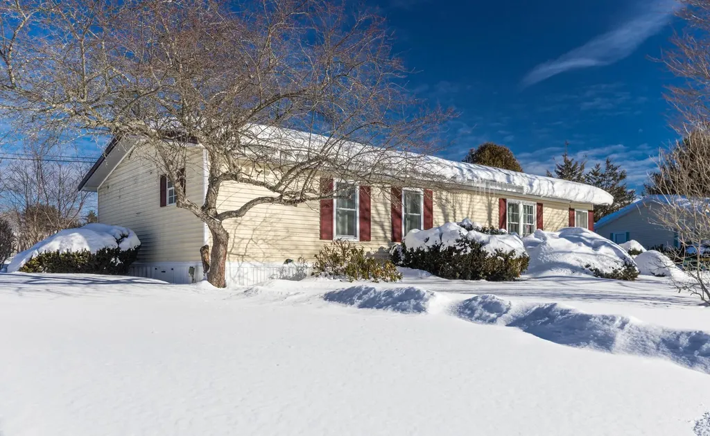 20 Sandpiper Path North Hampton NH 03862