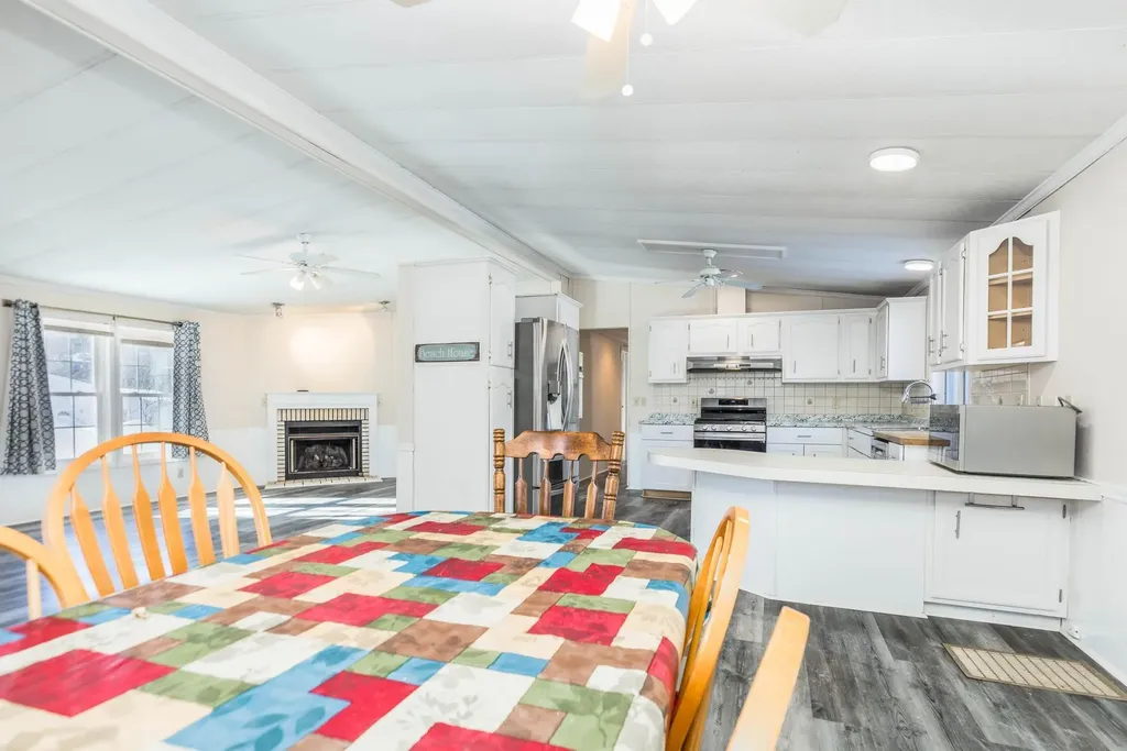 20 Sandpiper Path North Hampton NH 03862